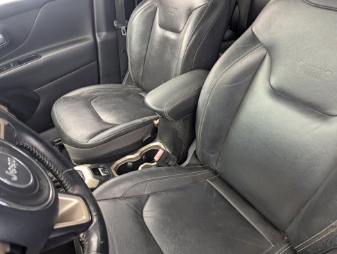 Used 2016 Jeep Renegade Limited image 19