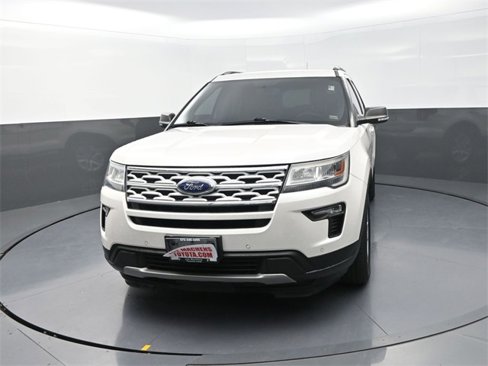 Used 2019 Ford Explorer XLT w/ Equipment Group 202A image 2