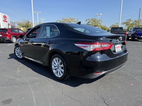 Used 2019 Toyota Camry LE image 6