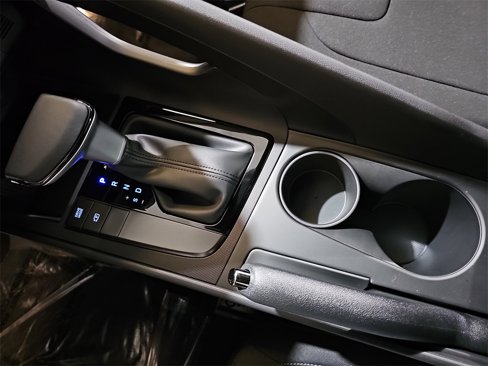 New 2025 Hyundai Elantra Sport image 23