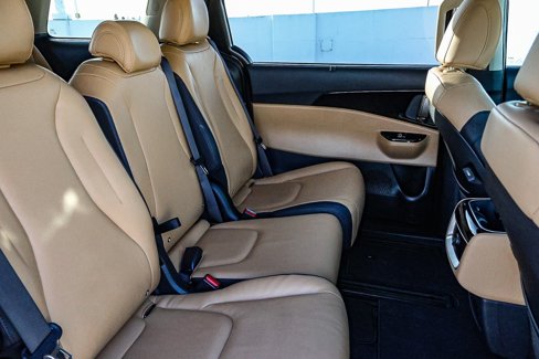 Used 2024 Kia Carnival EX image 13