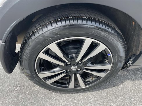Used 2019 Nissan Kicks SR w/ SR Premium Package image 7