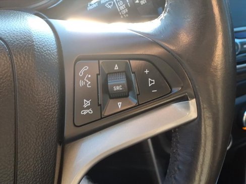 Used 2022 Chevrolet Trax LT w/ Midnight Edition image 13
