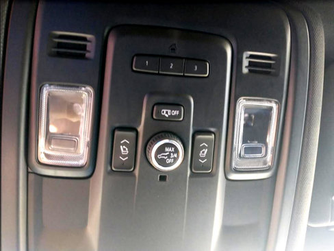 Used 2021 Chevrolet Suburban RST w/ Luxury Package image 27