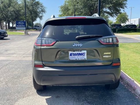 Used 2019 Jeep Cherokee Latitude w/ Popular Appearance Group image 5