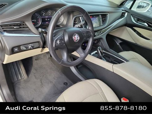 Used 2020 Buick Enclave Essence image 2