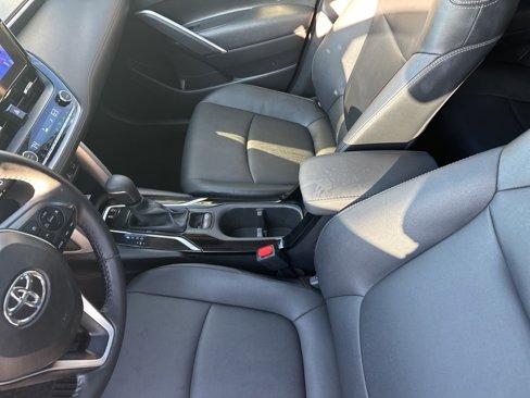 Used 2023 Toyota Corolla Cross XLE image 10