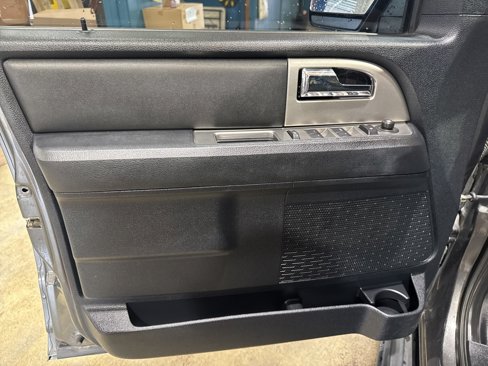 Used 2016 Ford Expedition XLT image 13