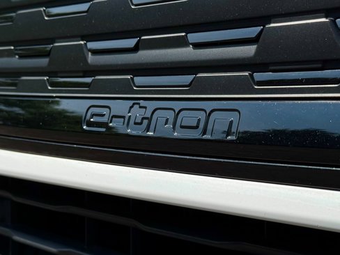 Used 2024 Audi Q4 e-tron Premium Plus image 50