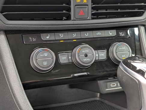 Used 2024 Volkswagen Jetta SE image 19