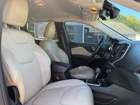 Used 2016 Jeep Cherokee Limited w/ Luxury Group image 11