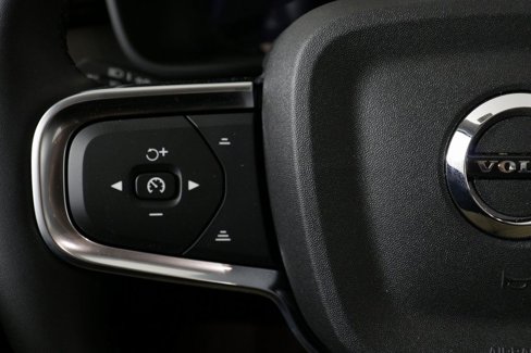 Used 2025 Volvo XC40 B5 Core w/ Protection Package Premier image 18