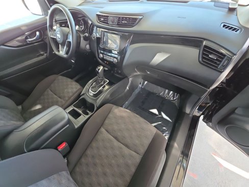 Used 2018 Nissan Rogue Sport SV image 28