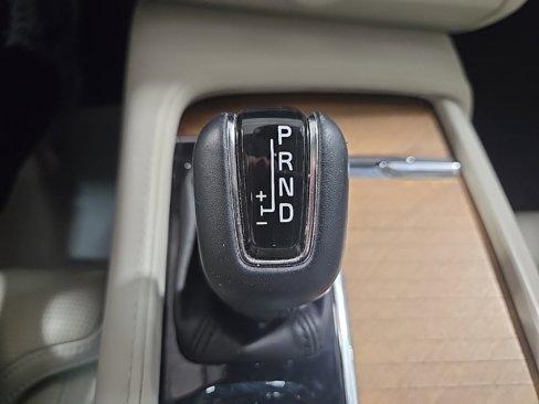 Used 2020 Volvo S90 T6 Inscription w/ Protection Package Premier image 14