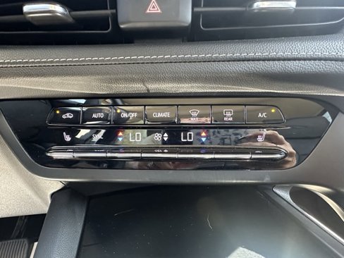 Used 2023 Buick Envision Essence image 15
