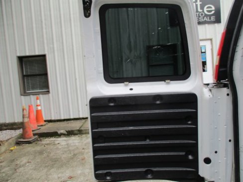 Used 2014 Chevrolet Express 2500 image 10