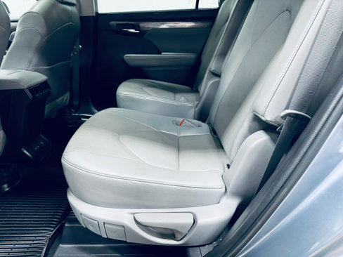 Used 2022 Toyota Highlander Limited image 35