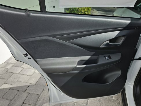 New 2025 Buick Envista Preferred image 14