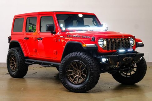 Used 2024 Jeep Wrangler Unlimited Rubicon w/ Technology Group image 5