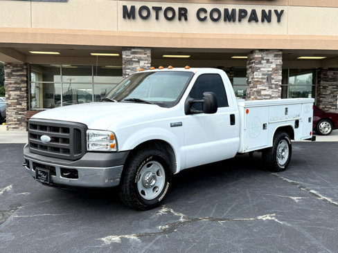 Used 2005 Ford F350 XL image 1