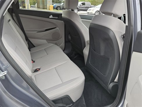 Used 2021 Hyundai Tucson SE image 15