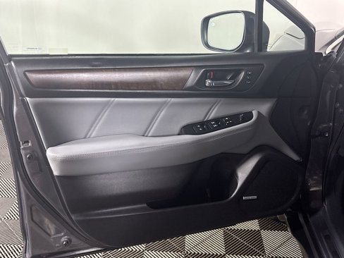 Used 2019 Subaru Outback 2.5i Limited w/ Popular Package #2 image 10