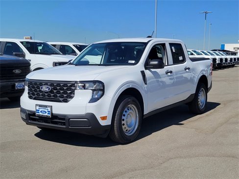 New 2025 Ford Maverick XL image 3