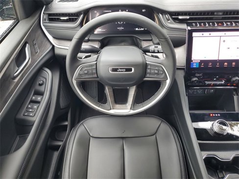 New 2025 Jeep Grand Cherokee Limited image 14
