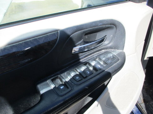 Used 2011 Dodge Grand Caravan Crew w/ Entertainment Group 1 image 24