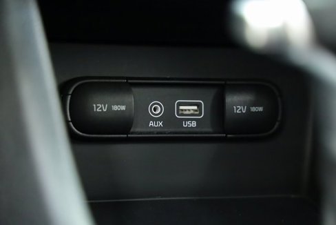 Used 2017 Kia Niro EX image 18