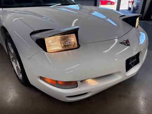 Used 2004 Chevrolet Corvette Coupe w/ Preferred Equipment Group image 22