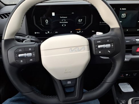 New 2025 Kia K4 GT-Line image 18