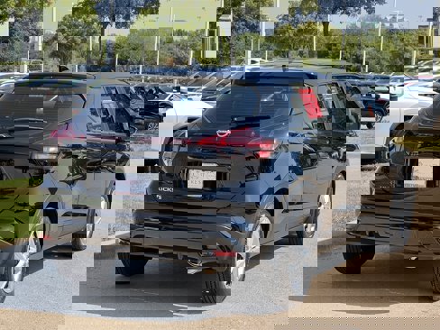 Certified 2025 Nissan Kicks Play S image 4