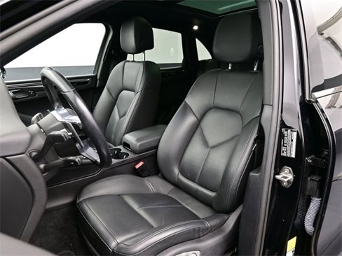 Certified 2021 Porsche Macan S image 5
