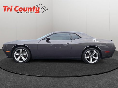 Used 2017 Dodge Challenger SXT w/ Super Sport Group (SS/T) image 4