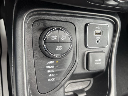 Used 2021 Jeep Compass Trailhawk w/ Sun and Sound Group image 21