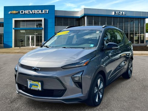 Used 2022 Chevrolet Bolt EUV LT w/ Convenience Package image 3