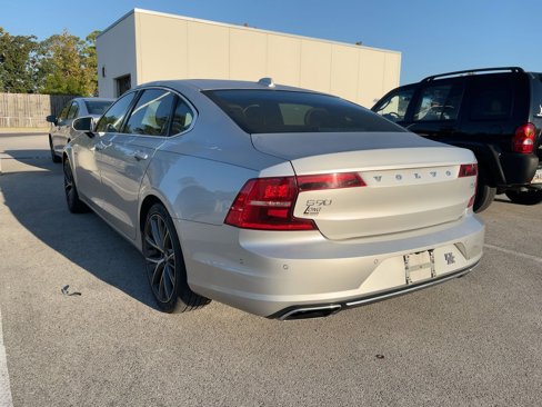 Used 2018 Volvo S90 T6 Momentum w/ Convenience Package image 3