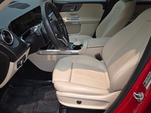 Used 2021 Mercedes-Benz GLB 250 w/ Premium Package image 23