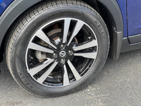 Used 2019 Nissan Kicks SR image 9