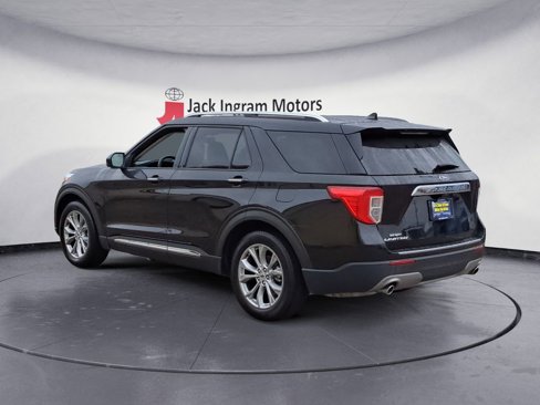 Used 2024 Ford Explorer Limited image 3