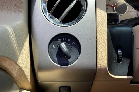 Used 2014 Ford Expedition XLT image 31