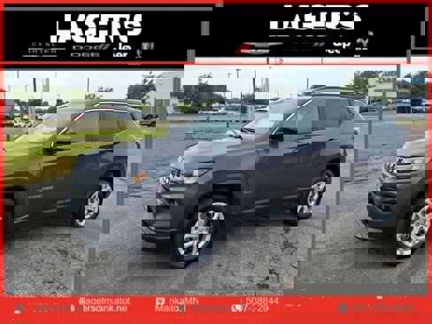 Used 2024 Jeep Compass Latitude image 1