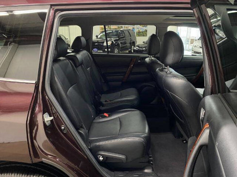 Used 2012 Toyota Highlander Limited image 19