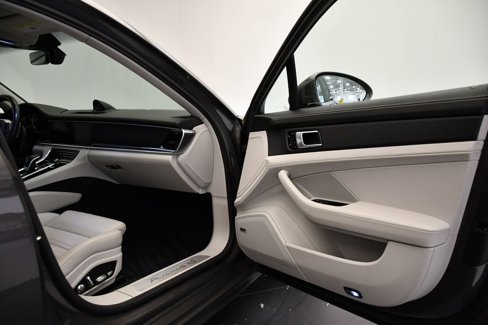 Certified 2018 Porsche Panamera 4S image 48