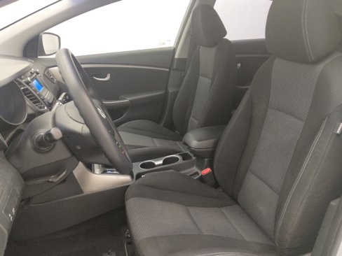 Used 2016 Hyundai Elantra GT image 17