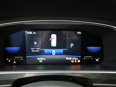 Used 2022 Volkswagen Tiguan SE R-Line image 6