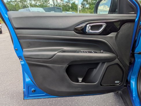 New 2025 Jeep Compass Latitude w/ Sun and Sound Group image 13