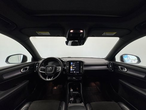Used 2019 Volvo XC40 T5 R-Design image 19
