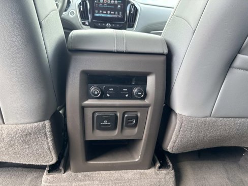 Used 2019 Chevrolet Traverse Premier w/ Driver Confidence II Package image 16